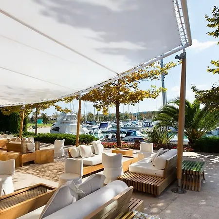 Sani Asterias 호텔 5*